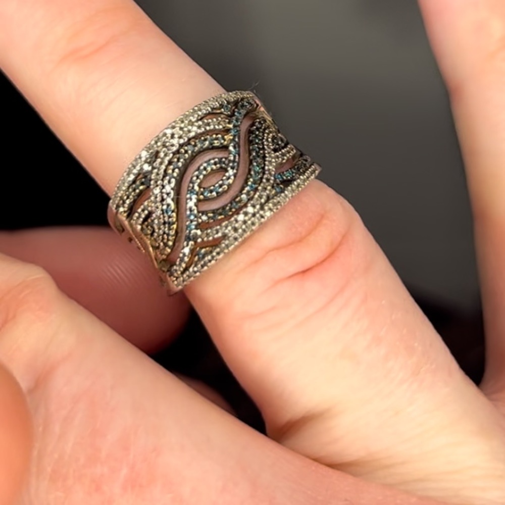 Beautiful rings - Picture 3 of 7